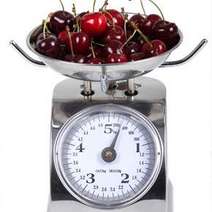  Cherries on a kitchen scale