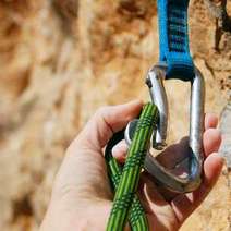  Climbing rope and safety hook