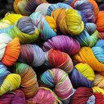  Colored cotton balls