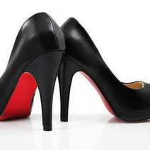  Black shoes on high heels