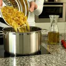 Straining pasta