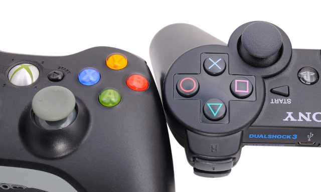 muo-linux-gaming-gamecontrollers-xbox360-ps4