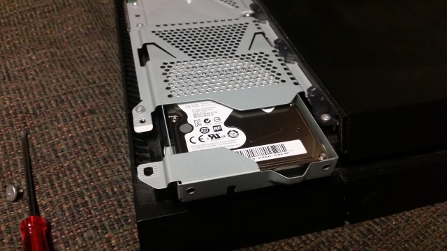 12-PS4-HDD-Replacing